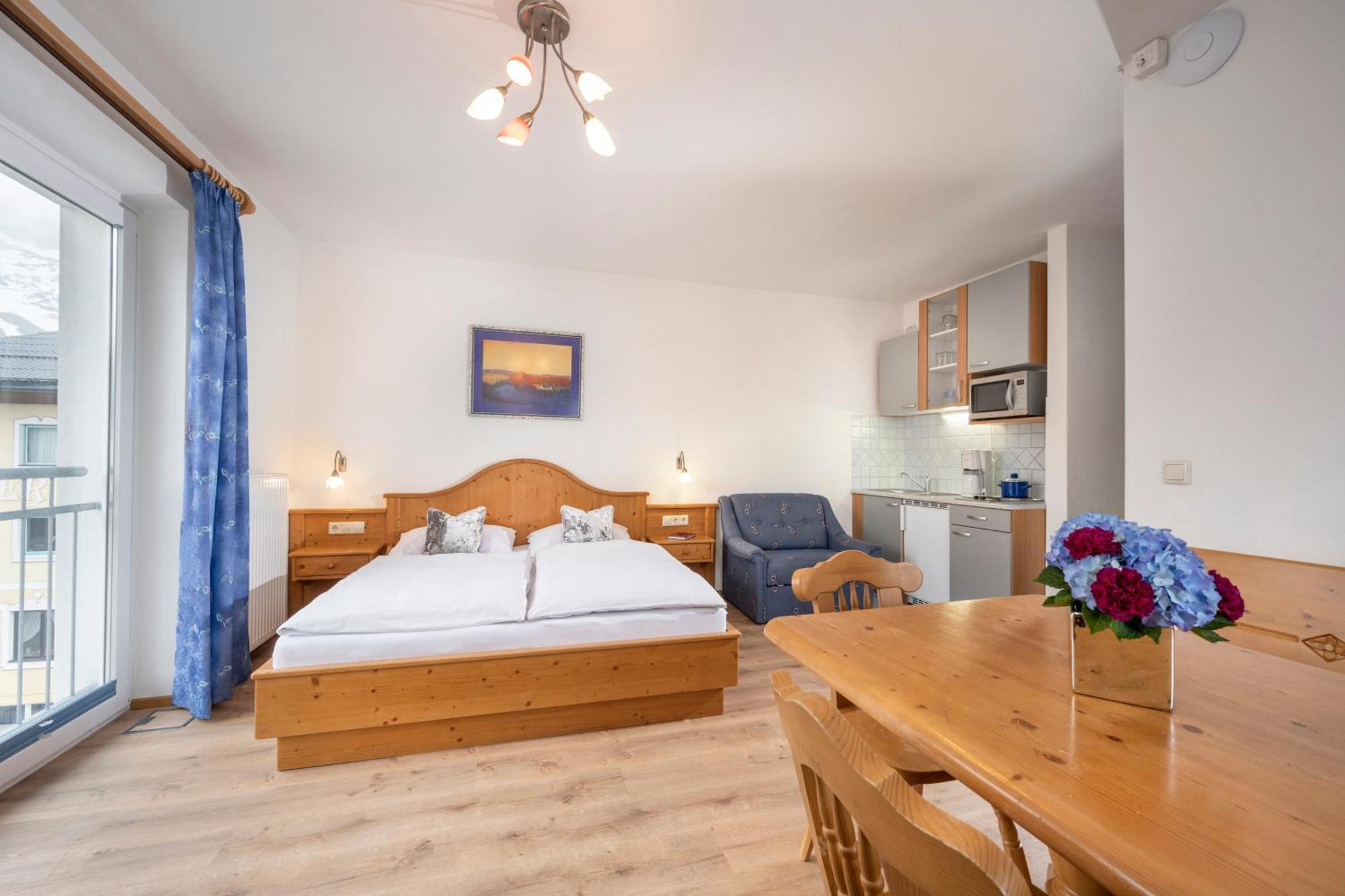 Mia Appartements - Non-Serviced Appartements โอเบอร์เทาเอิร์น ภายนอก รูปภาพ